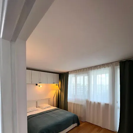 Апартаменти Simon's Apartament *